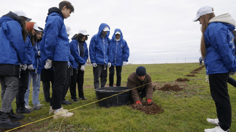 أوتيكو لخدمات المرافئ يزرع ما يزيد عن ٢٠٠٠ شجرة في منطقة تامان