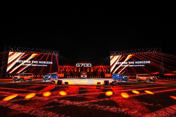 جاتور ج 700 تقوم بظهور عالمي لأول مرة في دبي لإعادة تعريف معايير سيارات الدفع الرباعي الفاخرة.